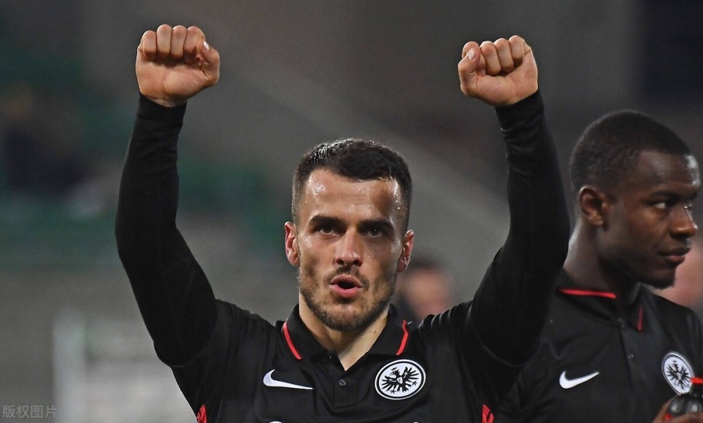 【故人何在？】科斯蒂奇将在今夏以自由身离开尤文图斯，并引发多支球队争夺。2022