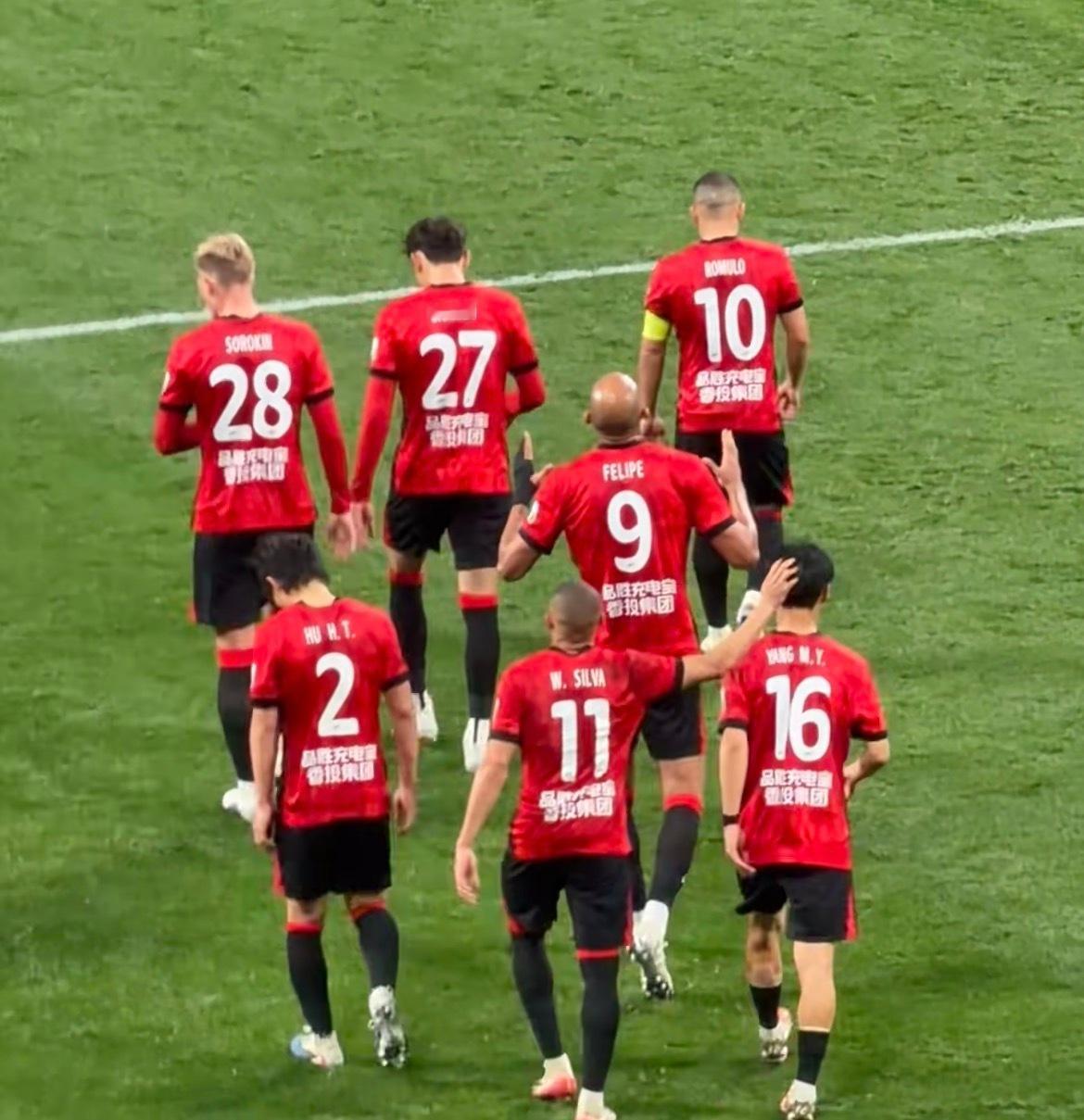 今年中超冠军会从成渝双雄之间产生么？成都已经领先过去几年的争冠对手海港、申花、泰