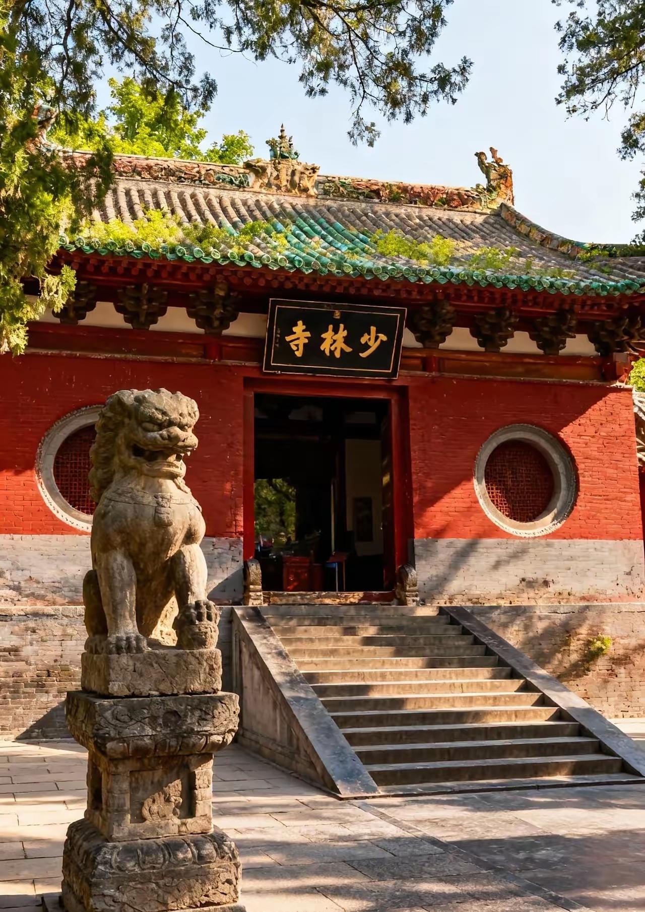 河南高层最近暗访少林寺，给新住持敲了三条重点：​第一，自己先要守法、守戒律，佛