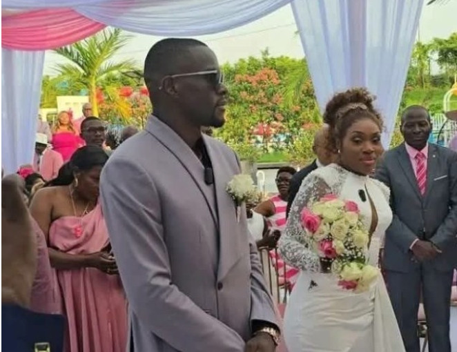 国安外援恩加德乌举办婚礼12月16日凌晨，多家喀麦隆媒体报道，北京国安队外援