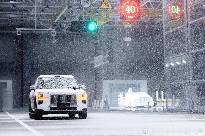 我国安全中心拿下五项世界纪录有一说一，全球范围来看，能有这些测试条件的车企也没