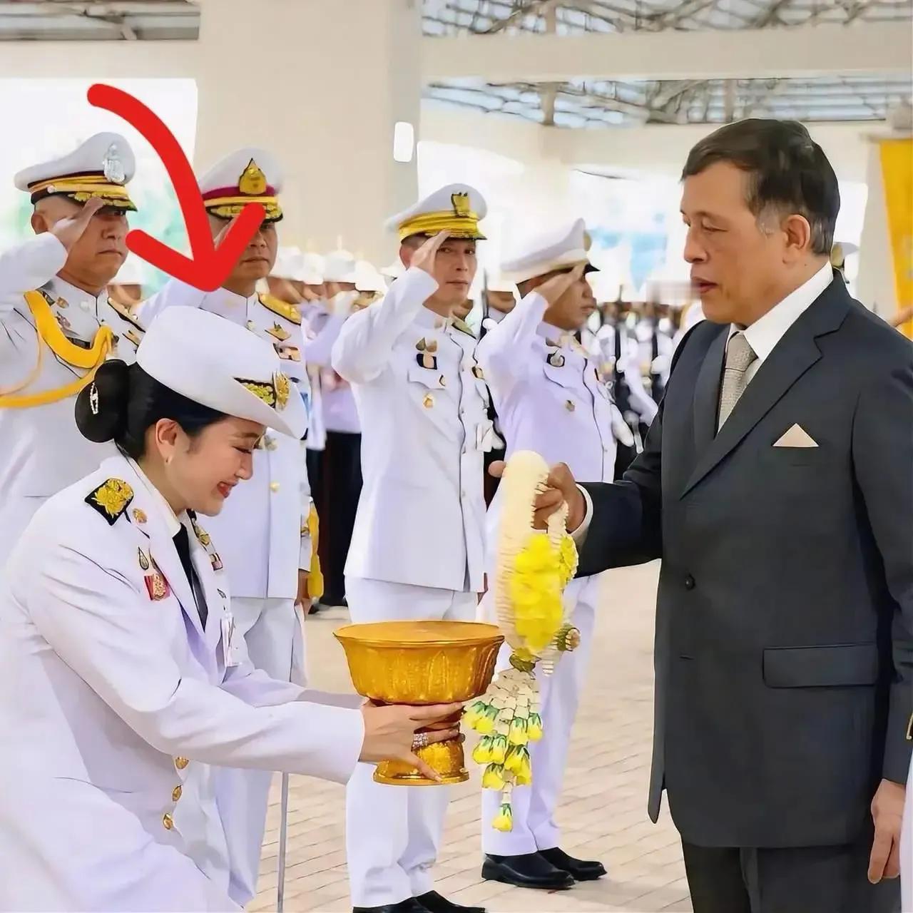 泰国国王为啥能任免总理？首先泰国是君主立宪制国家，但国王权力比一般君主立宪大很