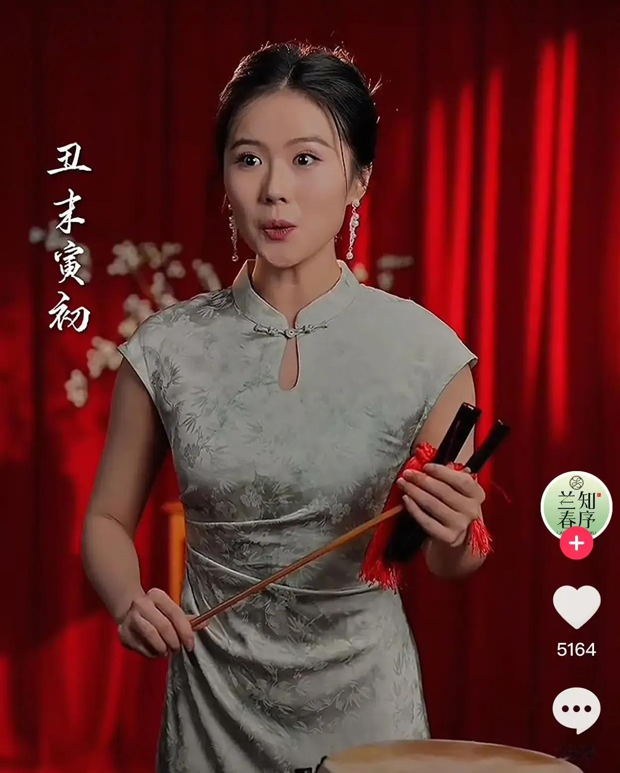 董宇辉的新主播终于露面了！就在广大网友都在追问真真是谁的时候，兰知春序发