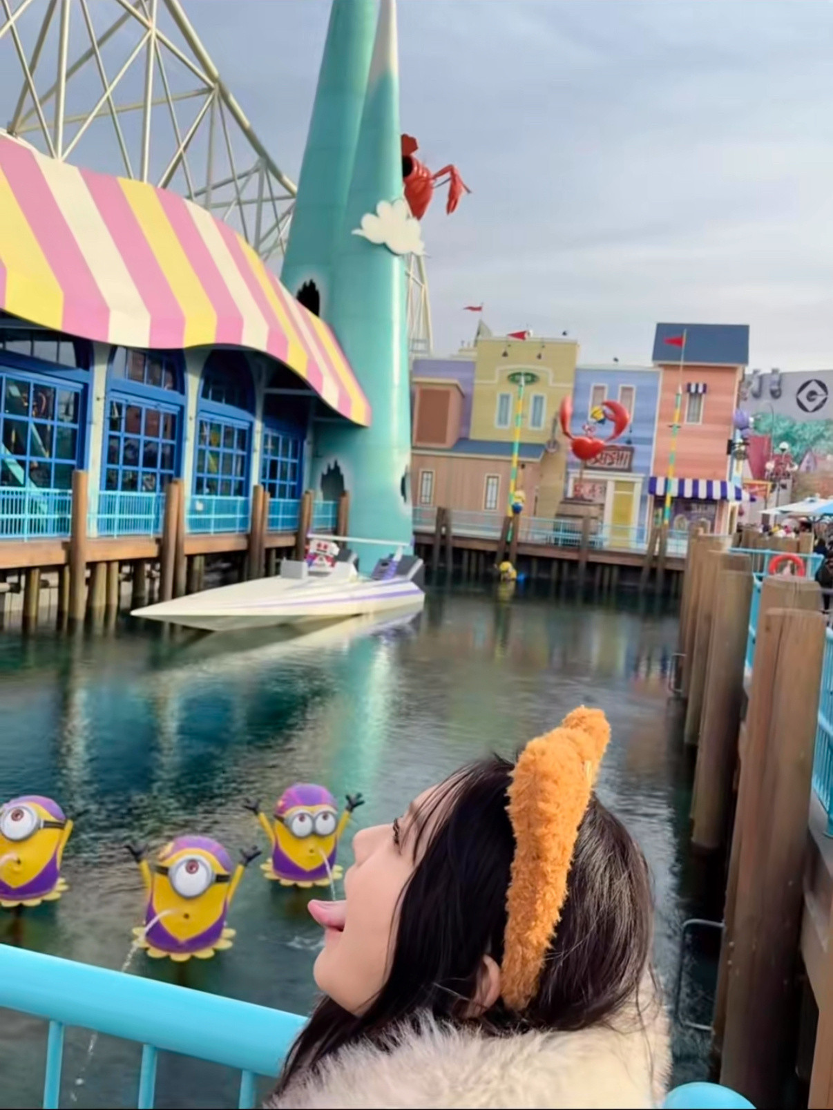 小姐姐有点调皮了