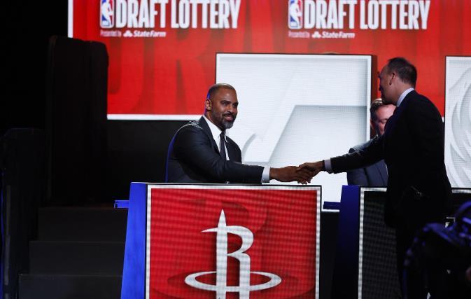 著名的体育媒体ESPN给出的模拟选秀结果是，火箭队用39号选秀权摘下了来自意大利