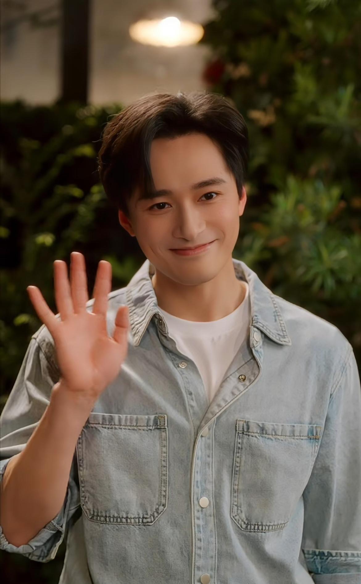 王皓祯说不后悔太假了他和别的女演员合作都没啥爆款只有和郭宇欣合作，他的帅气是