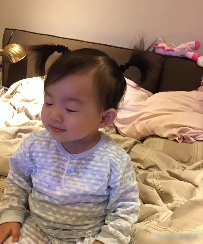 她看似掌控一切，却押上了自己的全部身家。首尔那套婚房悄悄做了抵押。现在看这事