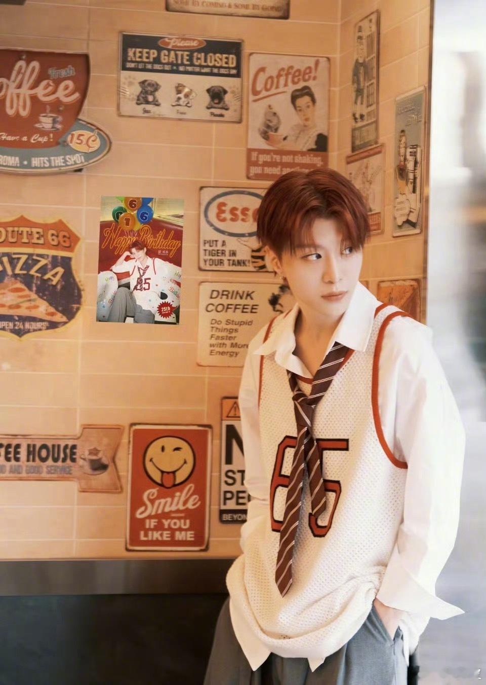 王一博范丞丞梓渝撞衫这三个人都好帅啊！王一博范丞丞，梓渝都是爱豆出来的！！！都