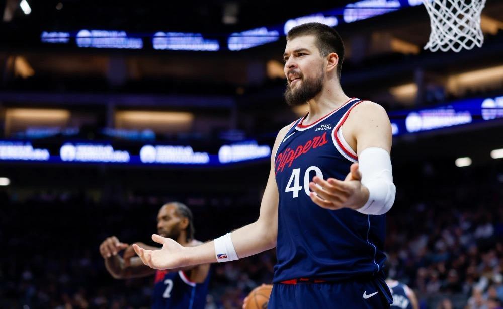 船管醒醒吧，能换马瑟琳＋添头＋一个首轮就换了吧，现在对快船来说没有祖巴更重要了。