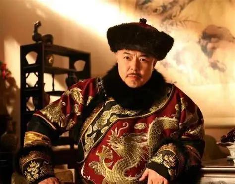 937年到1382年，大理段氏统治云南整整445年，比两宋加起来都长。22个皇帝