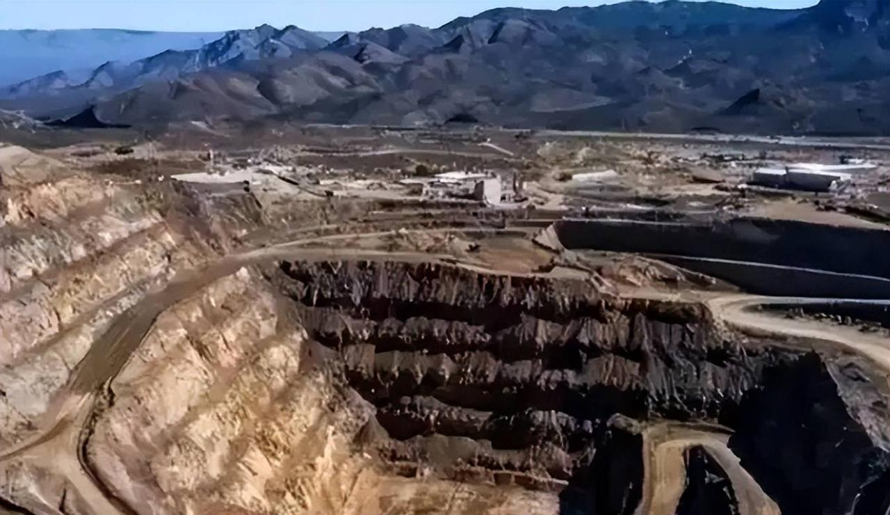 美国说急需稀土，蒙古二话不说立马挖了十万吨，可这边刚把稀土准备好，美国那边却突然