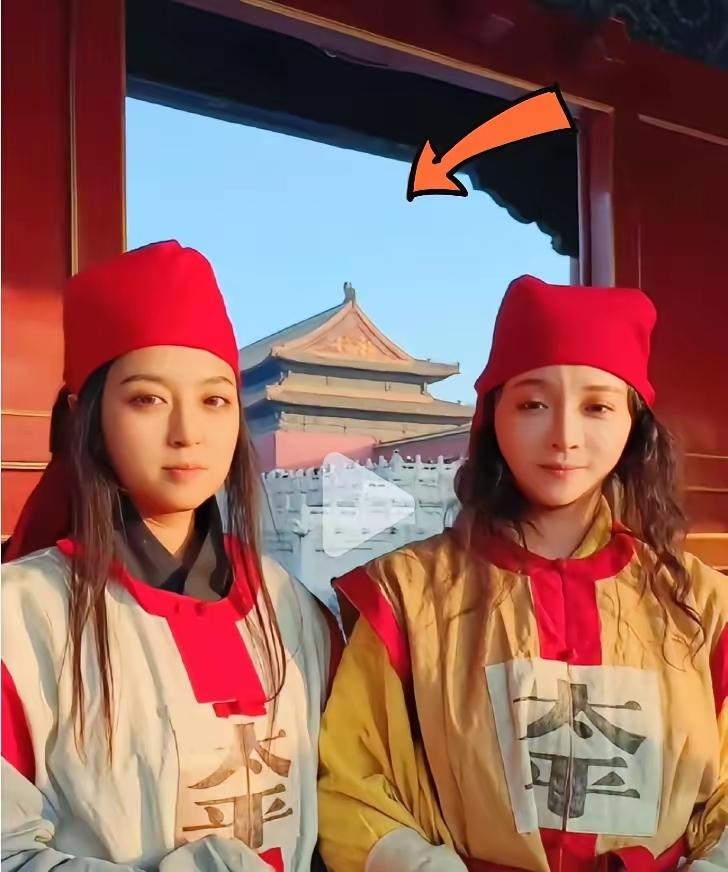 这届年轻人的脑洞，我是真的服。以前去故宫，满眼都是在那儿装格格、扮阿哥的，走