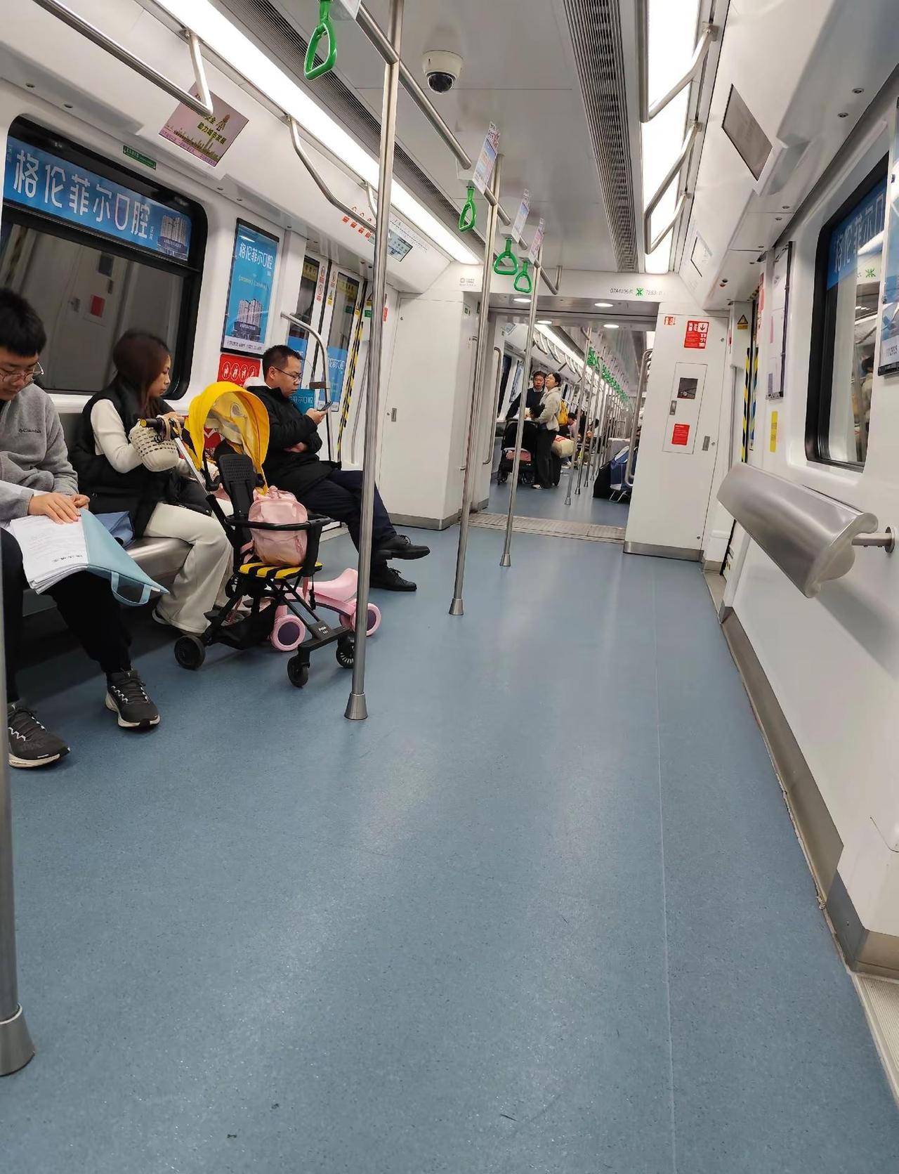 深圳地铁人一天比一天少春运地铁我要回家