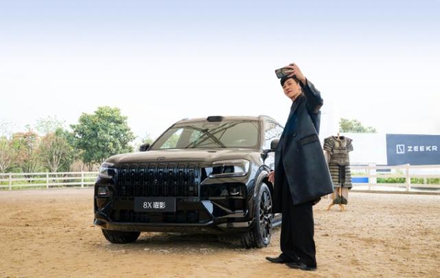 何润东半月内第八个商务来了！极氪汽车也是很听劝的，20日回应网友在热烈讨论何润