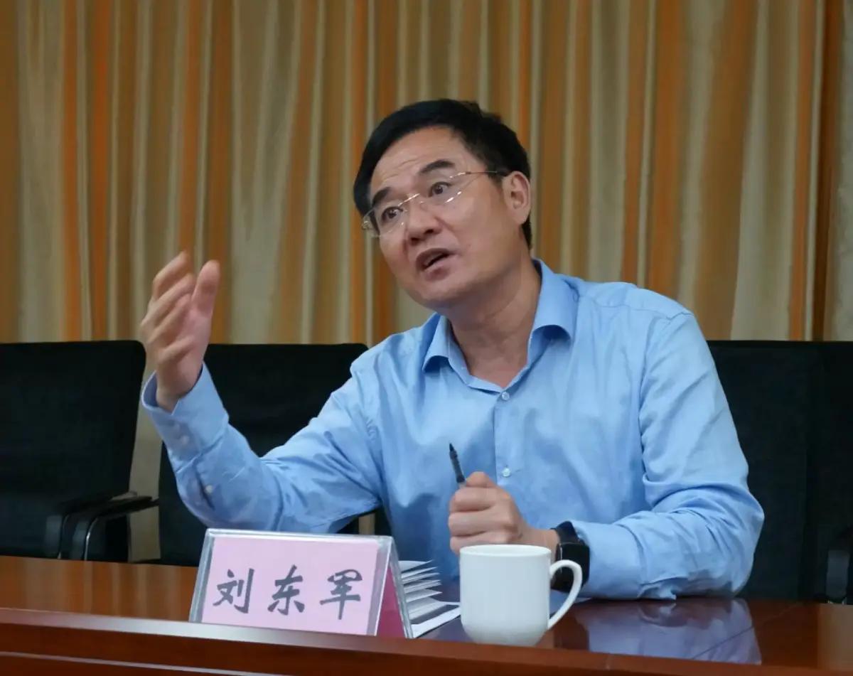 退休整整3年之后，淄博市政协原副主席刘东军被查。三年前的5月24日，淄博市政