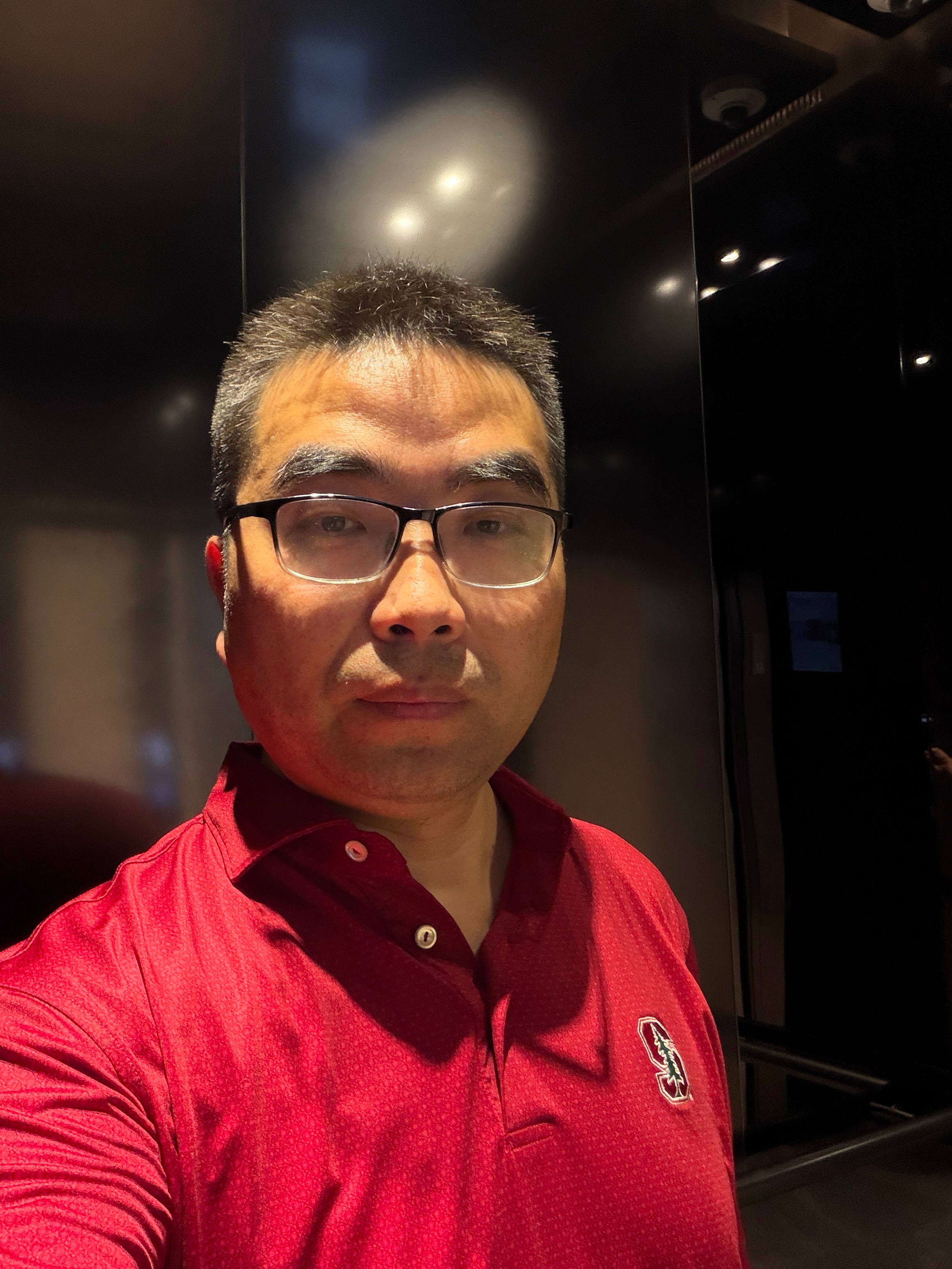 今天还去了下赌场体验生活，没输钱走出了赌场，如图。开始输了300新币，后来毛票