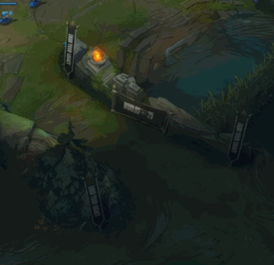 这chovy每每到关键时刻又要开始了吗？？？前面闪现乱交、团战走上去吃女警夹子