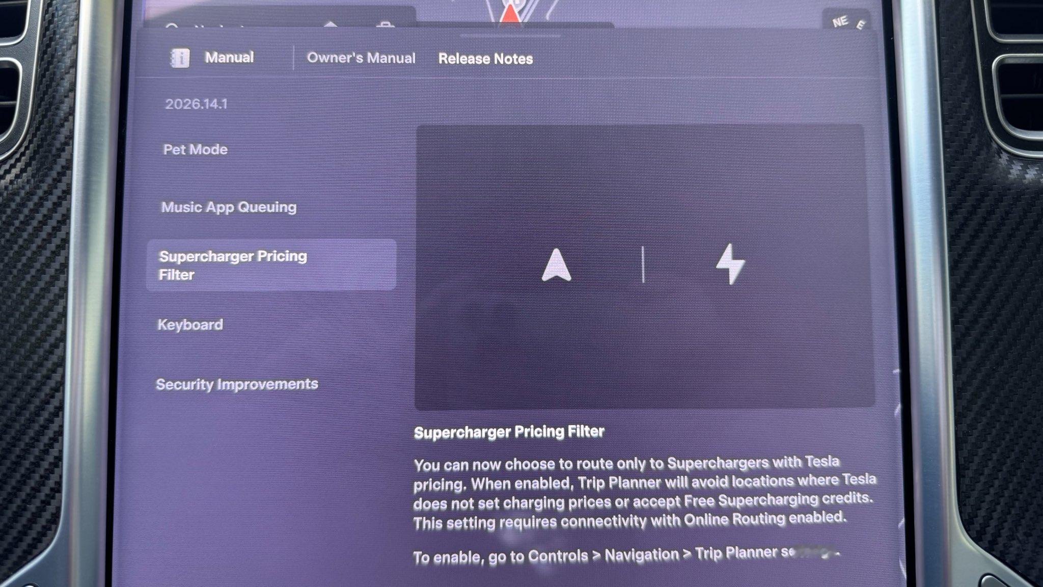 一台停产10年的2015款特斯拉ModelS收到了春季更新，不过，