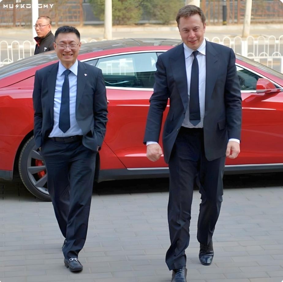 特斯拉高层再获重磅激励：TomZhu合同续签5年获52万股期权特斯拉高级副