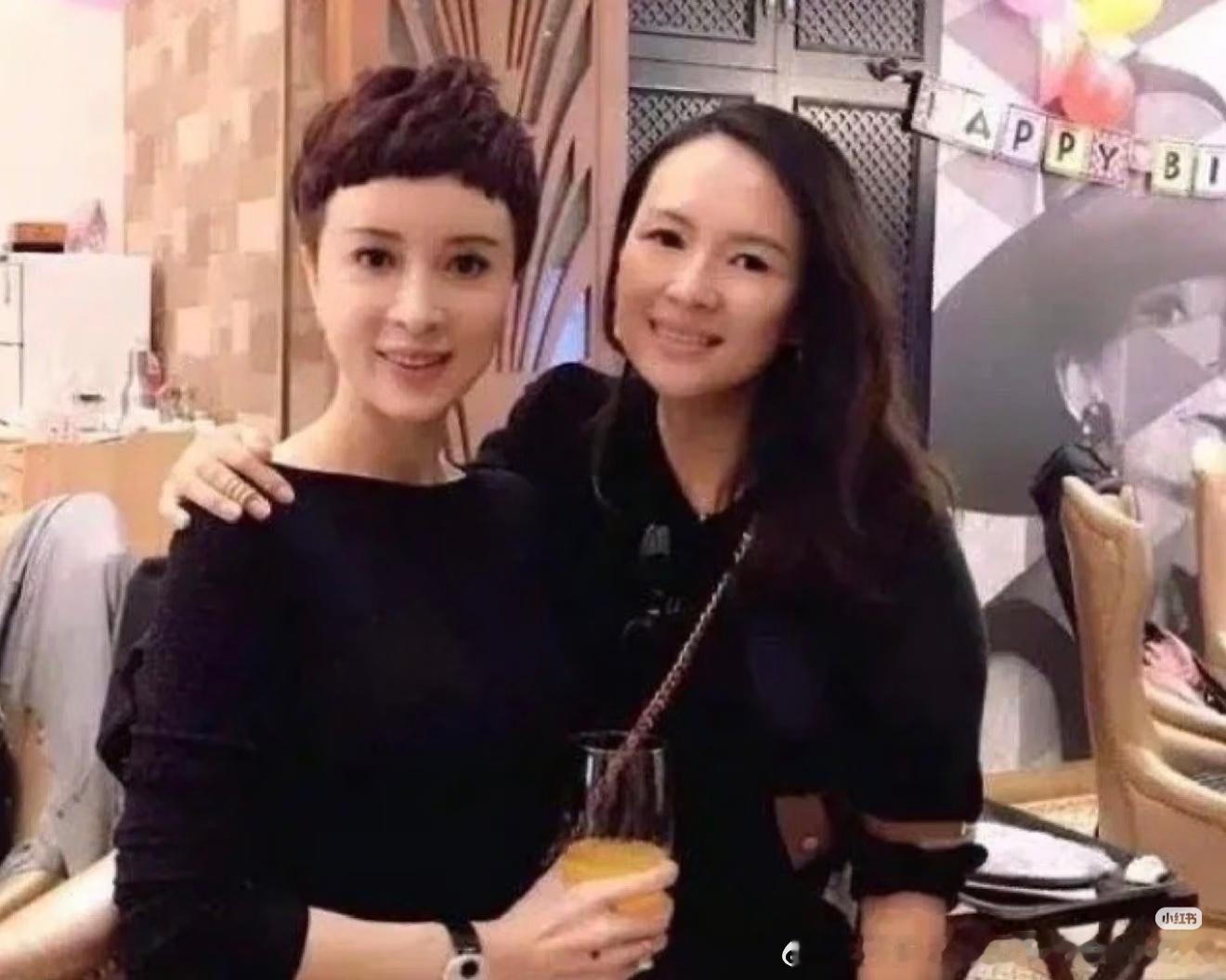 三十年河东三十年河西！十年前金巧巧生日，于冬给金巧巧举办了盛大的宴会，当天来了很