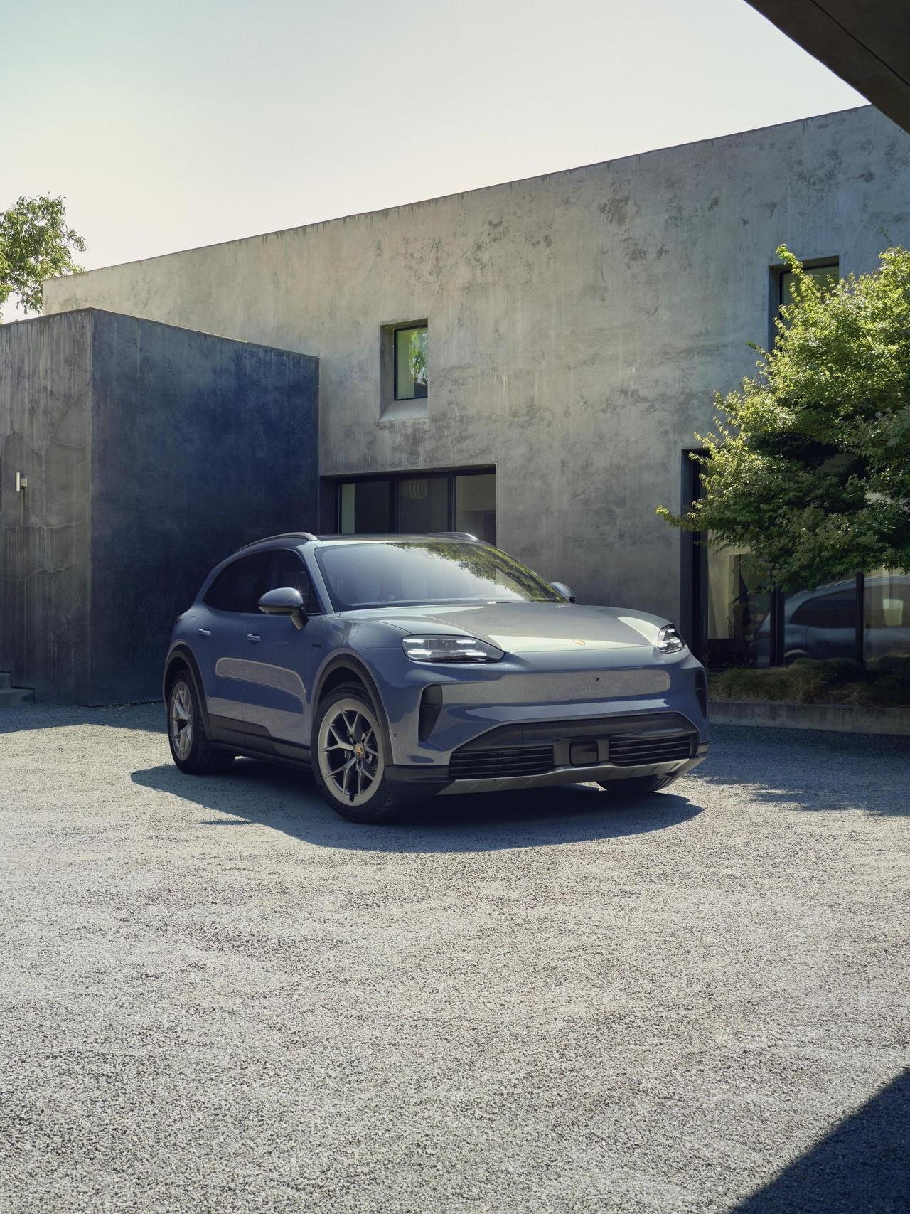 保时捷纯电卡宴S官图亮相外观，有哑光火山灰金属漆＋20英寸风洞优化Aero