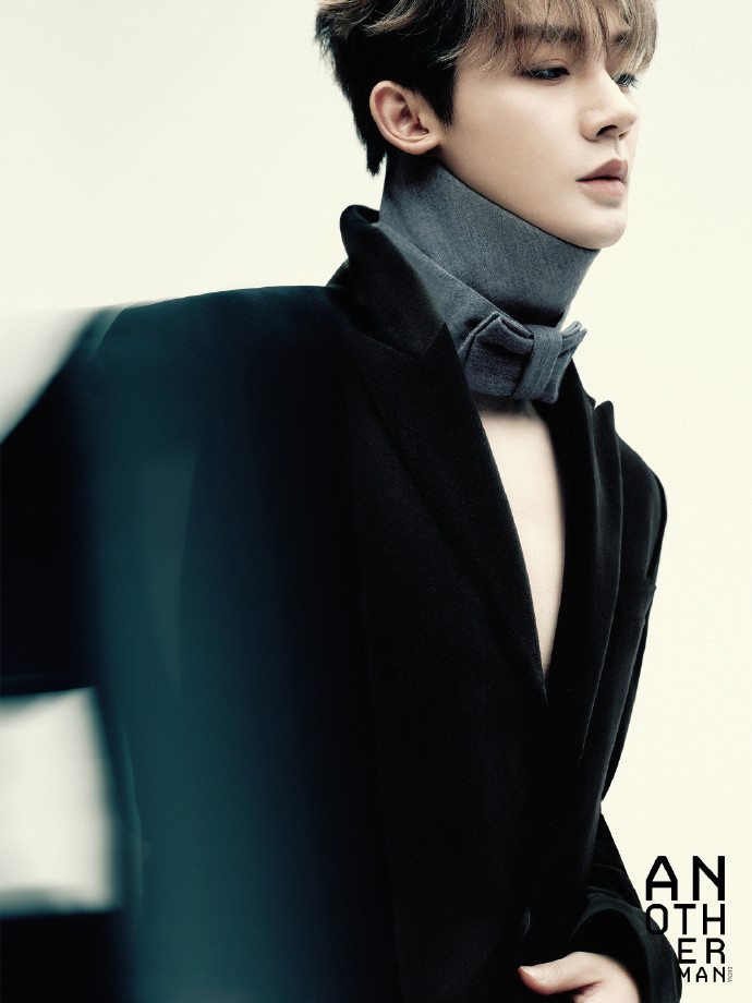 邓为新杂志封面大片，真空深v、脖子上的蝴蝶结……每一套都帅的太超过了