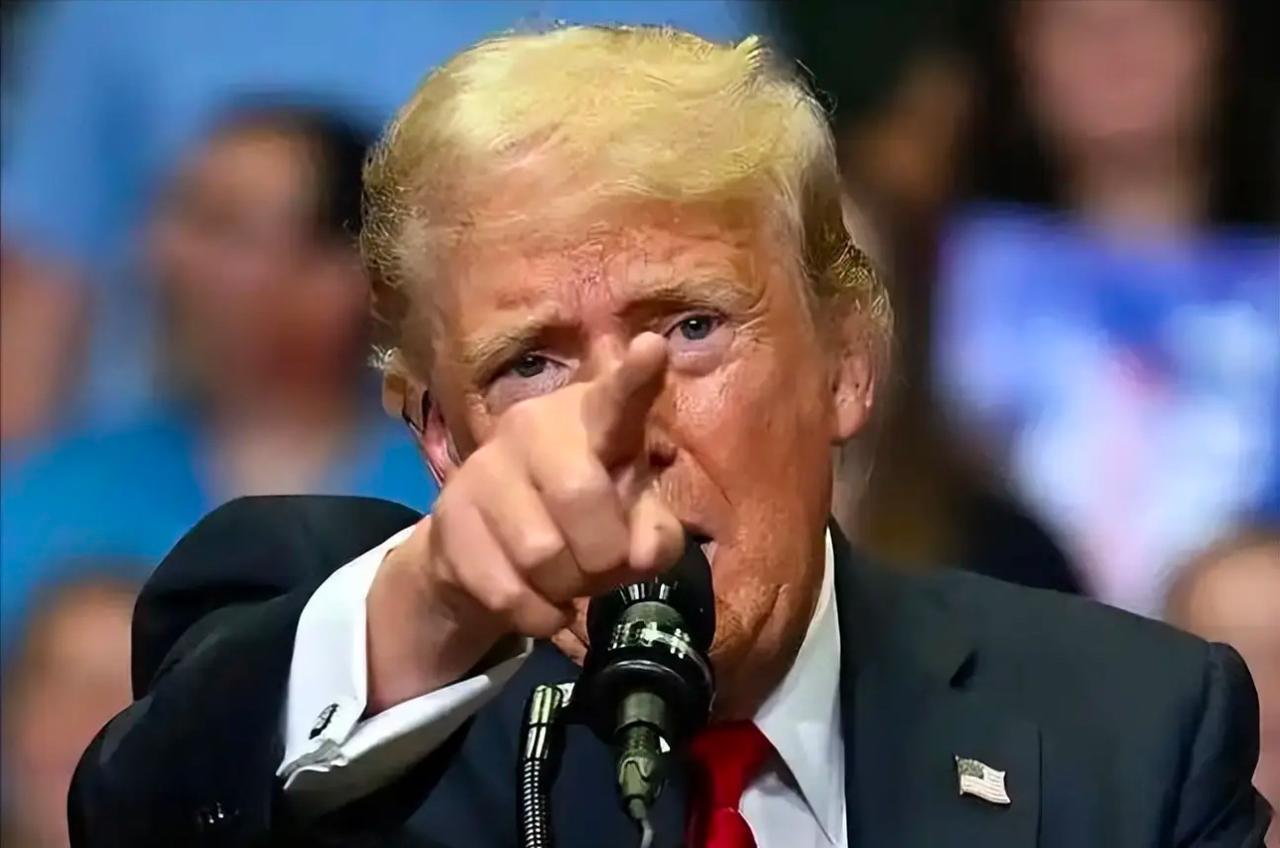 特朗普傻眼了！真当中国的核心利益是摆设？特朗普刚批准史上最大笔111亿对台军