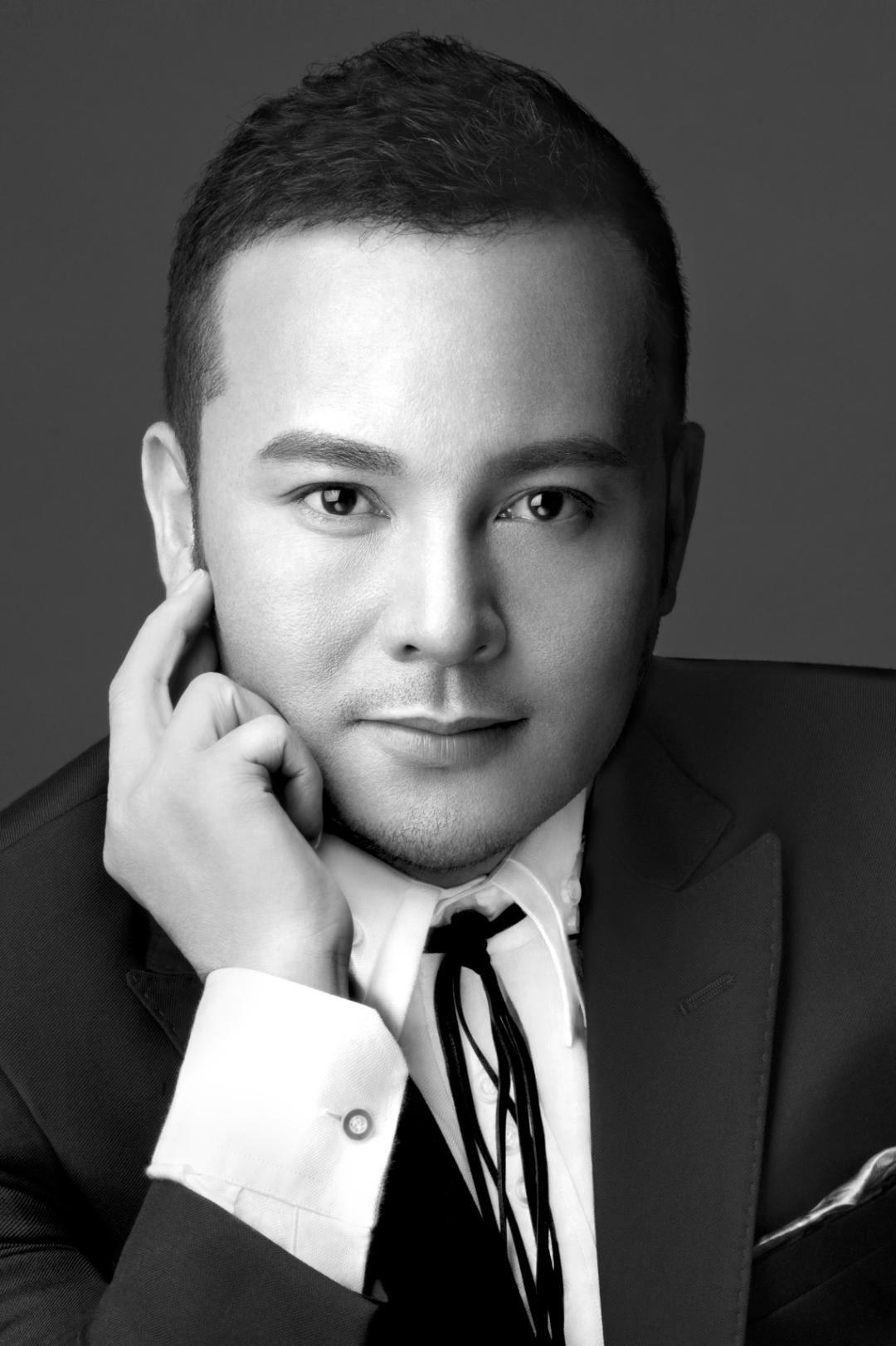 深夜刷手机，看到毛戈平老师套现12亿离场的消息，再想想前两天小沈阳给女儿花3