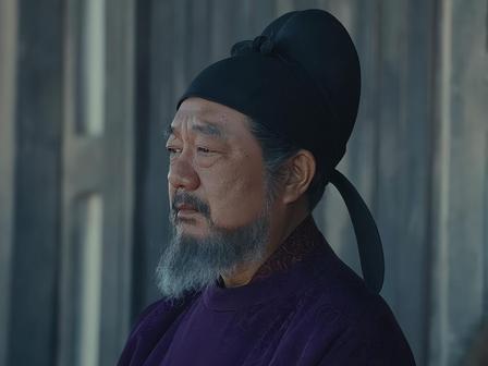 五代第一奇人冯道，一生侍奉四朝十帝，很多人骂他是贰臣，王安石却不这么认为。司