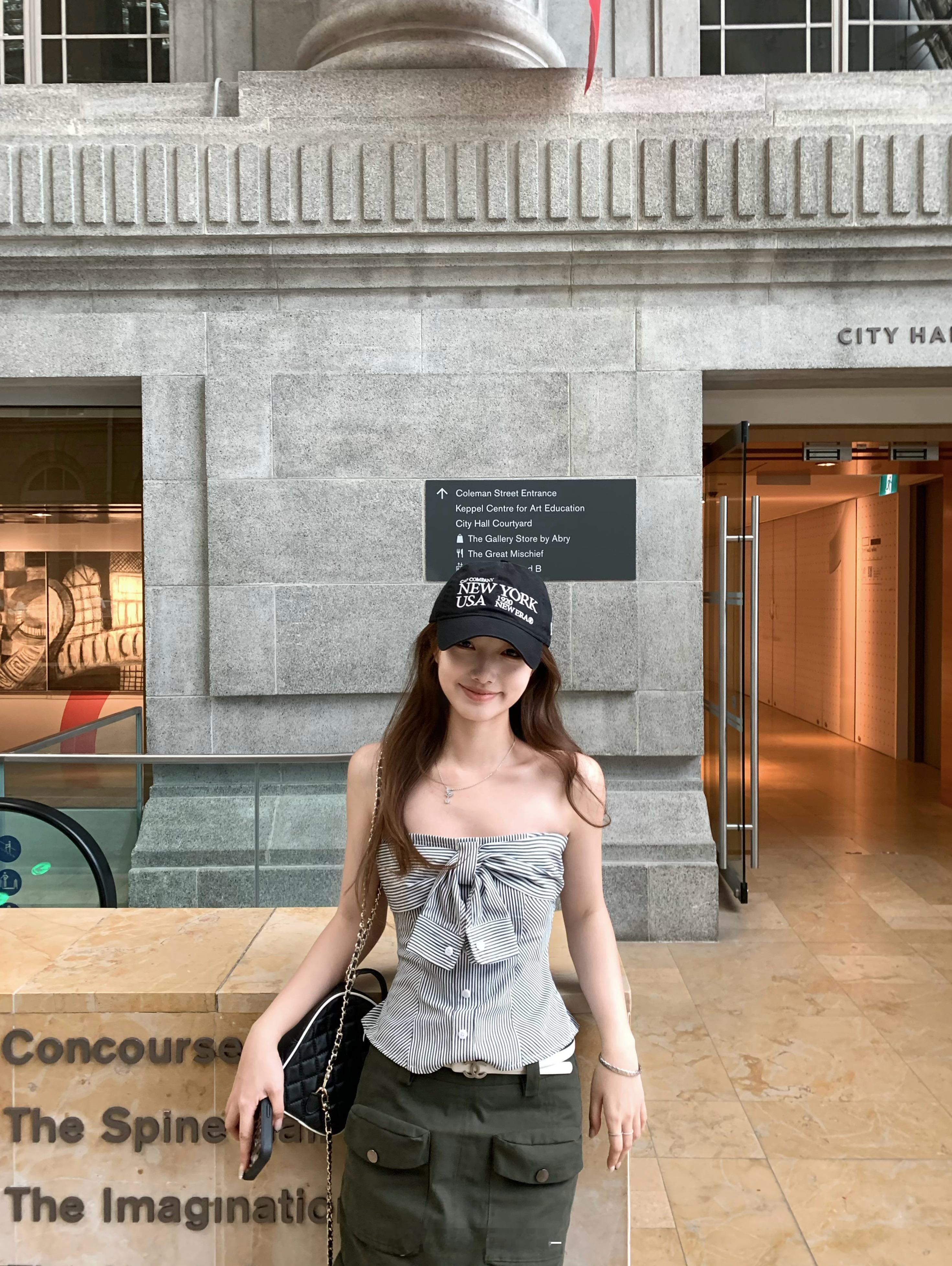 🫶🏻🧩一件很有意思的抹胸衬衫～很有街头的调调偏小女人的感觉性感氛围把