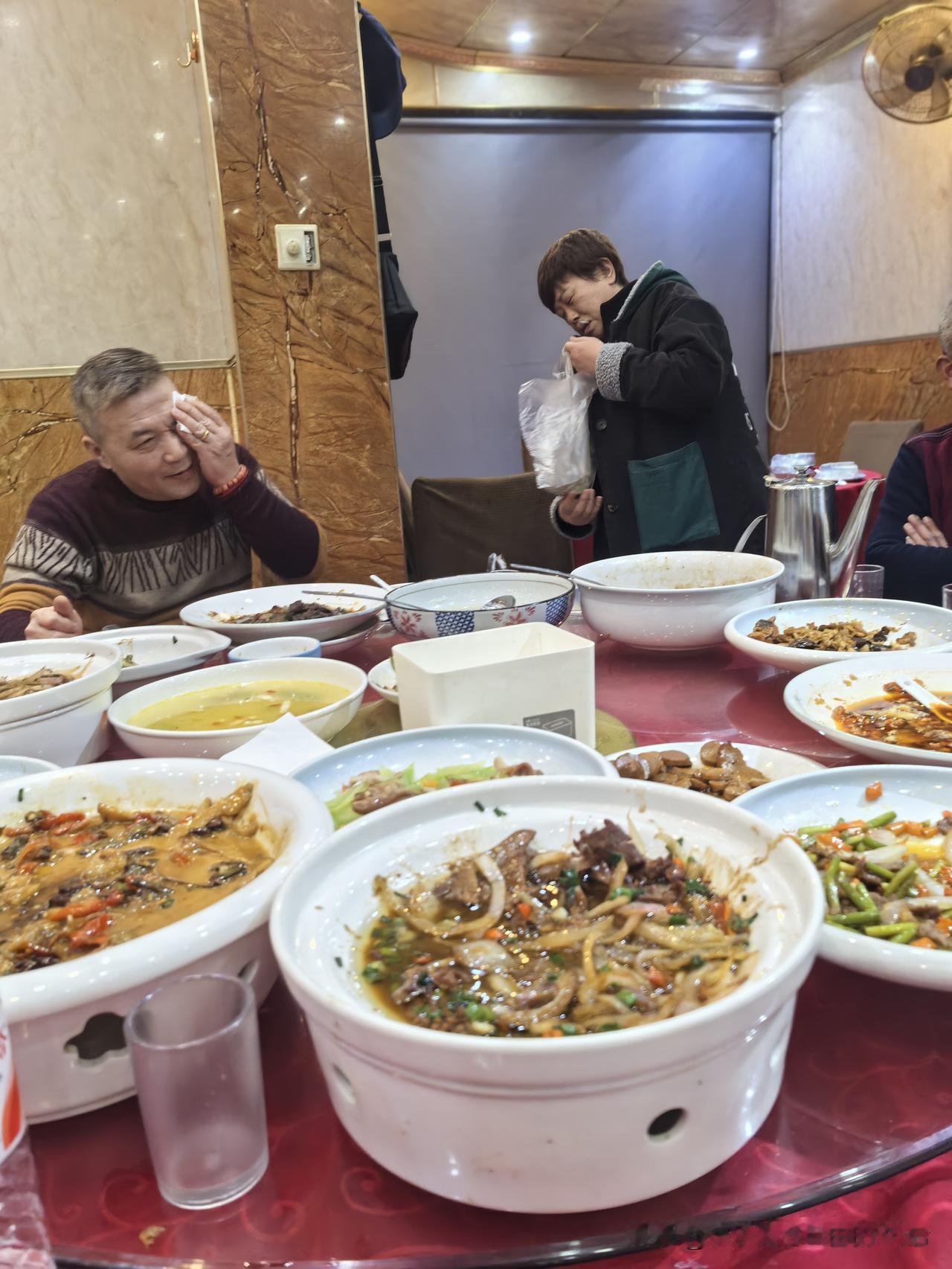 你会去使用预制菜的饭店吃饭吗?下班回家，三分钟吃上热乎饭。不用等外卖，不用翻菜