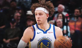 勇士现在最爽的人是波杰吧？绝对核心地位，大量出场时间，同时因为彩笔的名声打出