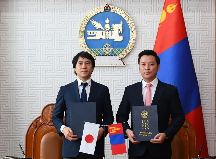 蒙古国总统呼日勒苏赫还是要一条道走到黑，坚持走第三邻国外交据报道，蒙古国总统办