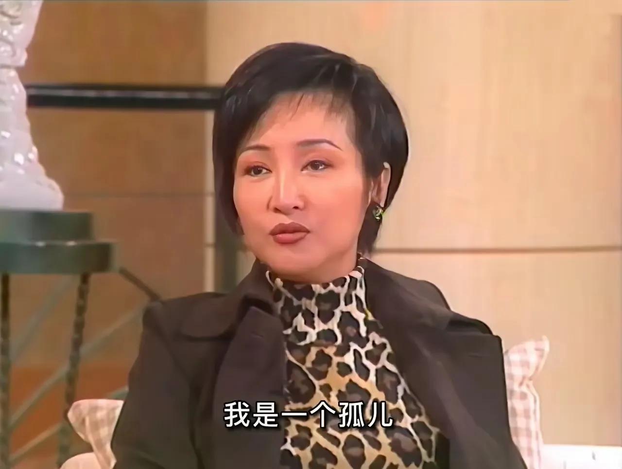 一名孤儿，却逆袭了人生，估计也是奇迹吧？狄波拉在一采访节目中说到：她是一名孤儿