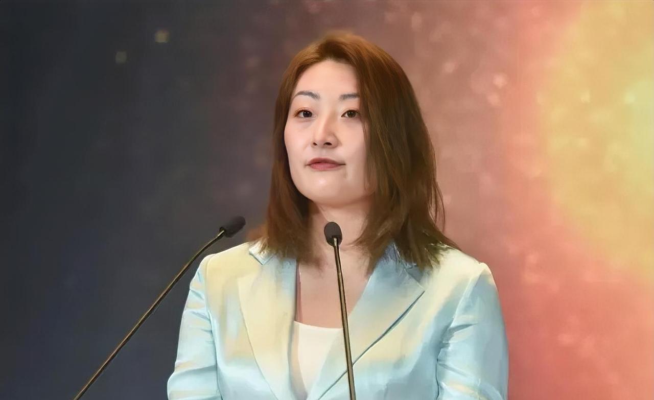 很多人没看懂，宗馥莉接班之后，为什么第一刀砍向的是机器人业务？不是因为它不赚钱，