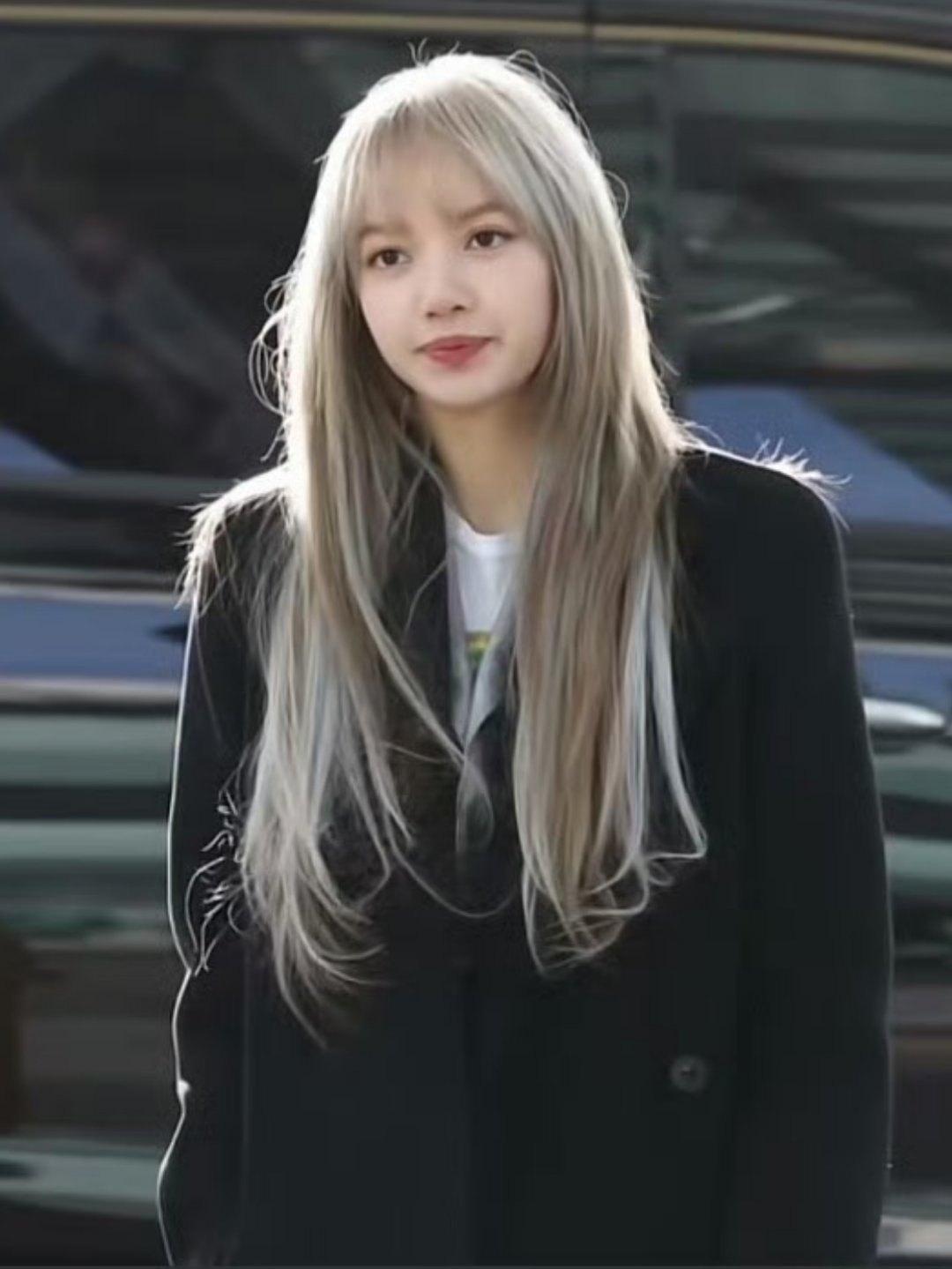 Lisa的鼻子变化BLACKPINK成员LISA又调鼻子了，网友盘点出LISA
