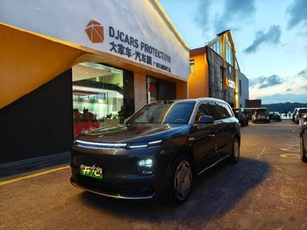 大型SUV怎么选，零跑D19给出了更高阶答案选大型SUV，很多人会先看尺寸、屏