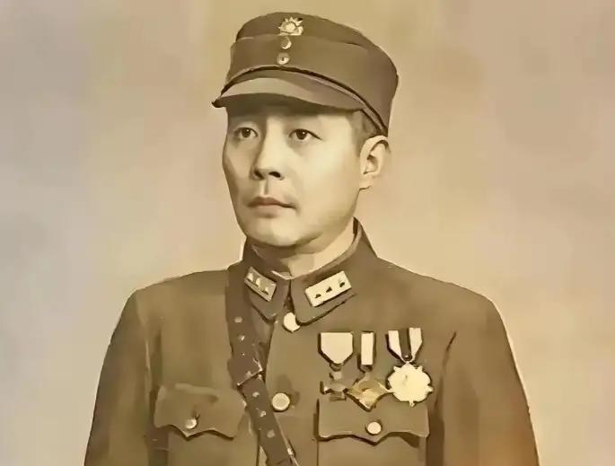 1938年，戴笠手下王牌特务诬告上将钱大钧通共，钱大钧冲进军统站当场枪毙，戴笠隐
