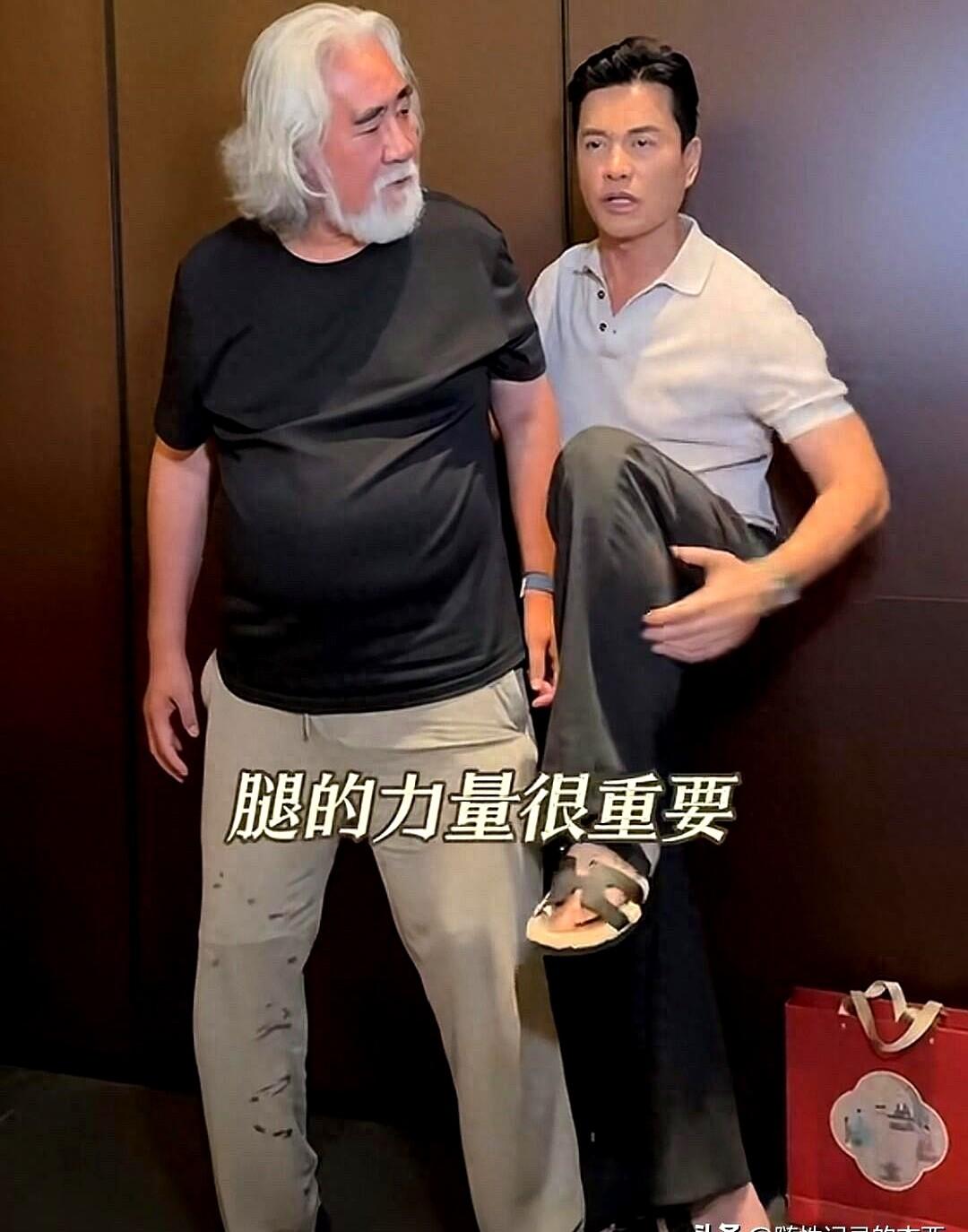 70岁还能有腹肌，你慌不慌？吕良伟每天五点起床打太极，三十年雷打不动；张纪中