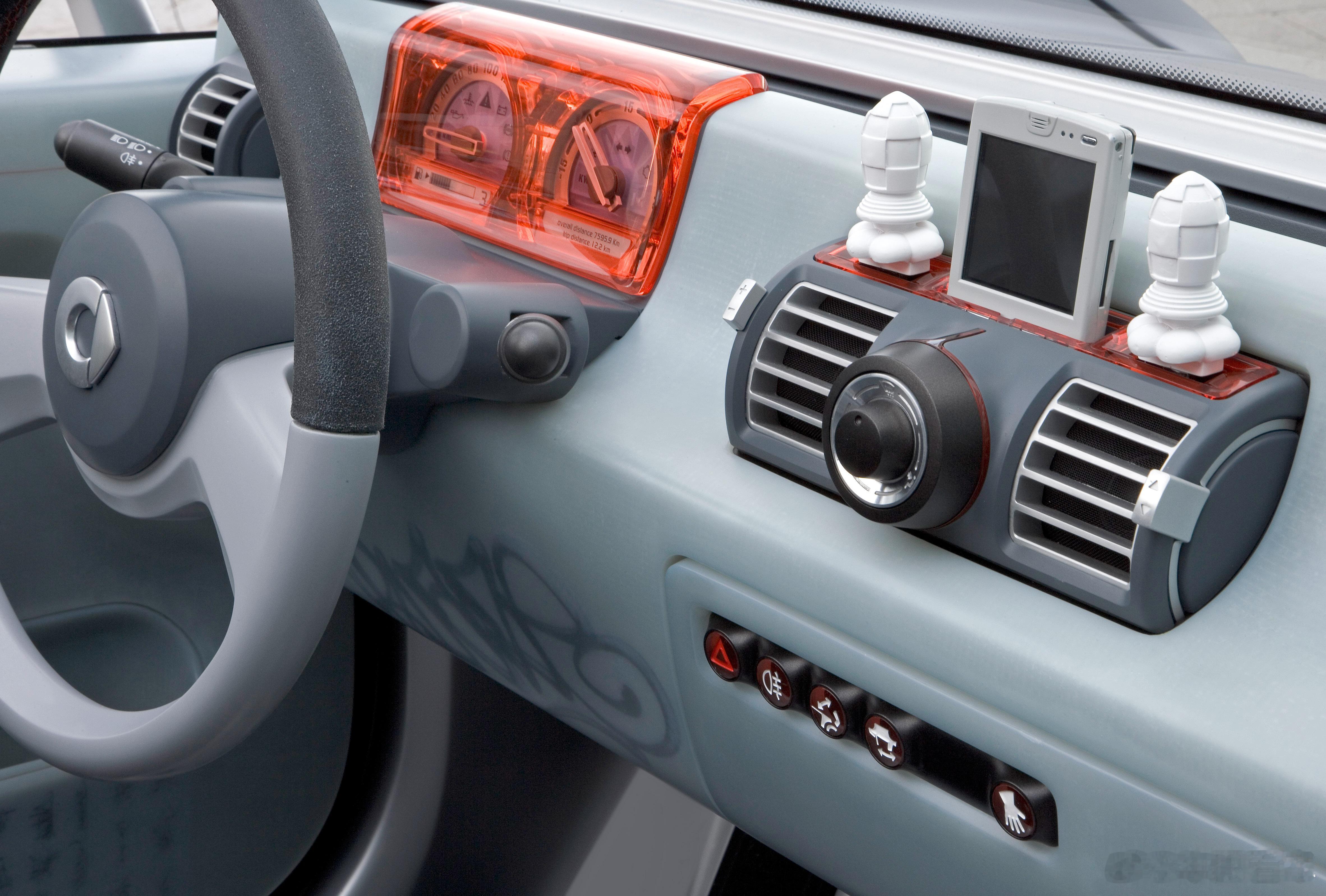 现在回过头看看过去的内饰设计,还是有点启发的