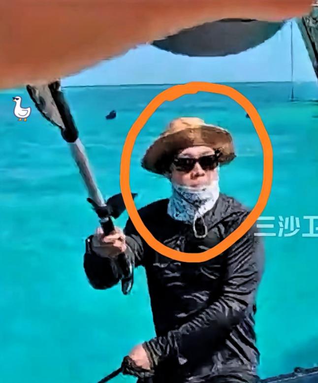 仁爱礁疯狂挑事的“白皮胖子”，身份彻底藏不住了！根本不是普通水手，套路太深！