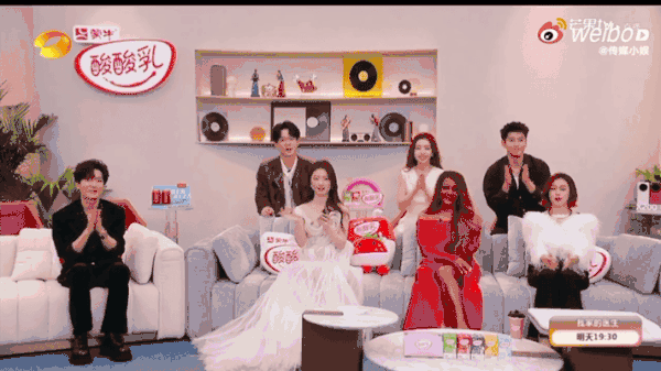 问就是大学生精神状态，呵呵，就是没素质，我们大学生不背锅