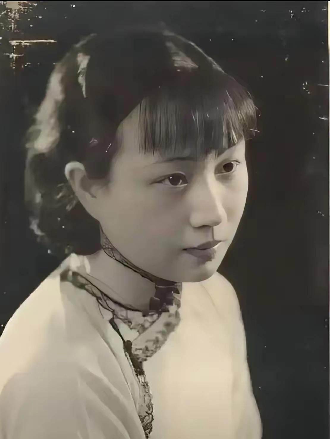 1925年，蒋介石要把干女儿谭祥嫁给陈诚。陈诚心里正高兴，蒋介石补了一句：“谭小