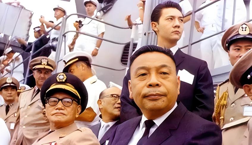 在20世纪五六十年代两岸对峙的冷战背景下，两蒋父子为窥探大陆虚实、维系“反攻大陆