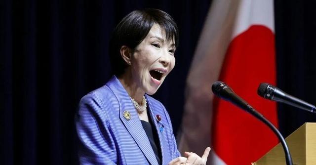 发现事情闹大了，高市早苗突然像变了个人据多家日媒消息，近日在日本国会众议院预算委