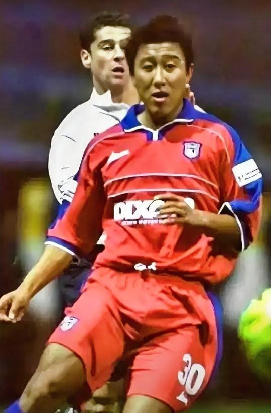 戴琳现在可能肠子都悔青了。同样是退役球员，张恩华走后卡里留着2710万。戴琳