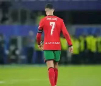 网上都在传，C罗放话了。如果葡萄牙队能拿下2026年世界杯，他自掏腰包，给每个队