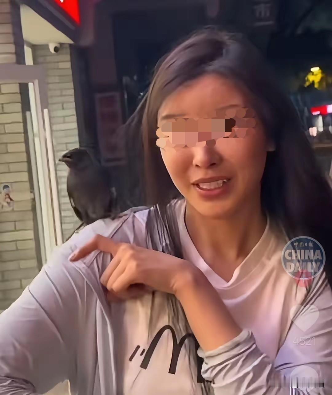 简直太不可思议了！大自然的缘分有时候真的超出我们的想象。江西修水一位女子和