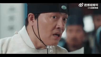 韩剧再度辱华：明朝使臣偷食材后跪地求饶，被朝鲜国王一顿暴打近日，两部热播韩剧因