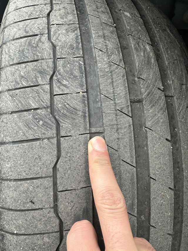 23款大众迈腾两个前轮磨胎吃胎厉害兄弟们买一汽大众需谨慎